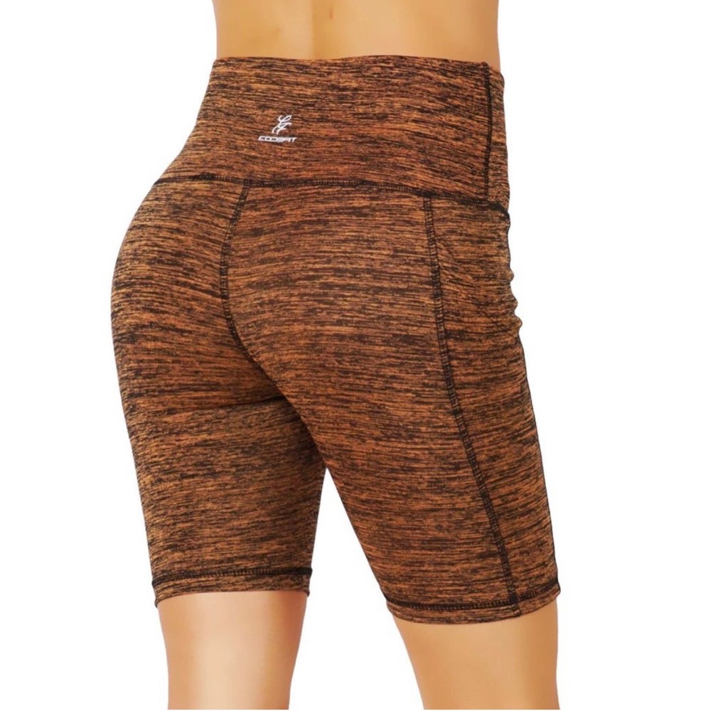 Bermuda shorts with pockets - high waisted